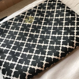 By Marlene Birger clutch - Säljer nu min fina fina Marlene Birger clutch den är i mycket fint skick!🤍 Pris går att diskutera 