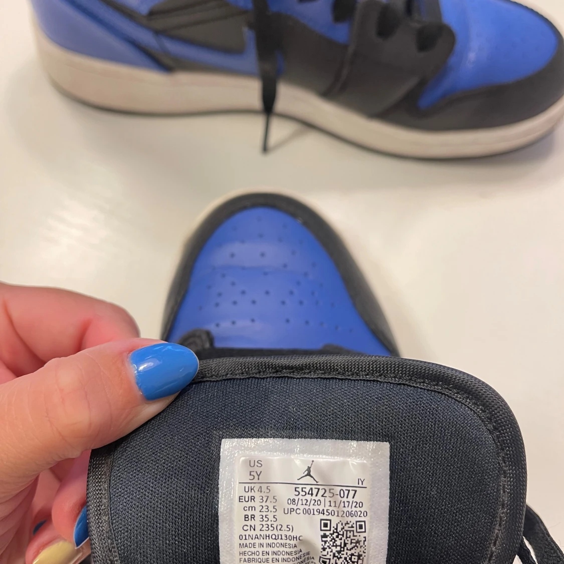 Jordan 1 mid Royal Blue  - 93