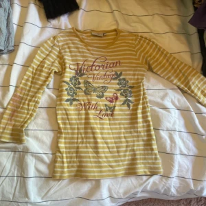 Långärmad  - Långärmad t shirt barn, fint skick