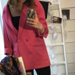 Rosa kavaj - Oanvänt skick, ”oversized”💕