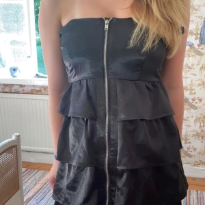 Fest klänning!  - Aldrig använd, egna bilder 