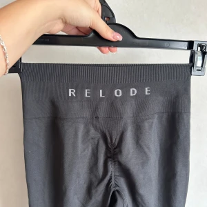 Relode tights - Jättefina och jättebekväma 🩷aldrig använda. Passar storlek s-m