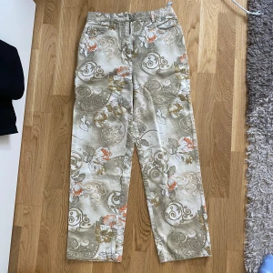 Flower Pants - Pris kan prutas!