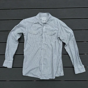 Vintage western skjorta - Raah bra slim L passform, gott skick, fina knappar ❤️
