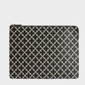 By Malene birger datorfodral - Säljer mitt By Maline birger datorfodral. Sparsamt använd därav inga defekter. Superstillig och klassiks🤩🤩 ordinarie pris 1 599kr 💕💕