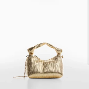 Textured knot handle bag - Helt ny oanvänd väska från mango . 