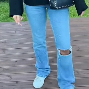 Jeans från gina - Säljer dessa skit snygga jeans ifrån Gina, skriv vid intresse☺️