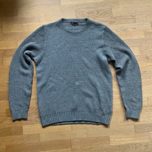 Dressman tröja - Fin dressman tröja i bra skick. Pros går att diskuteras. Hör av er:)