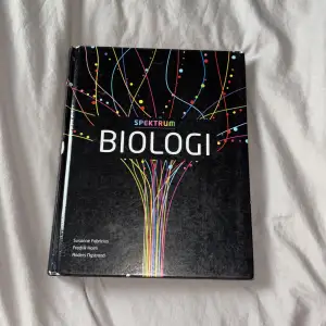 Nytt skick , har använt det i 1 år nu. Skit bra bok som vill lära massa om biologi.  Passande för ungdomar. Org priset:  600