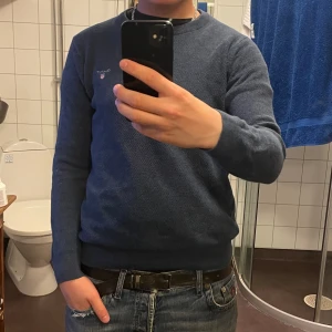 Gant tröja  - Super fet gant tröja i storlek small  Säljer då den inte passar min stil  Ganska slimmad  Jag är 173 cm