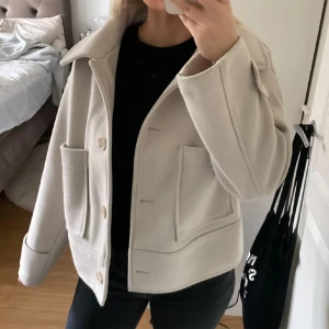 Kappa - Kappa från kappahl som inte finns att köpa i samma färg längre! Lånade bilder🩷 Nypris 899:- lite nopprig därav priset