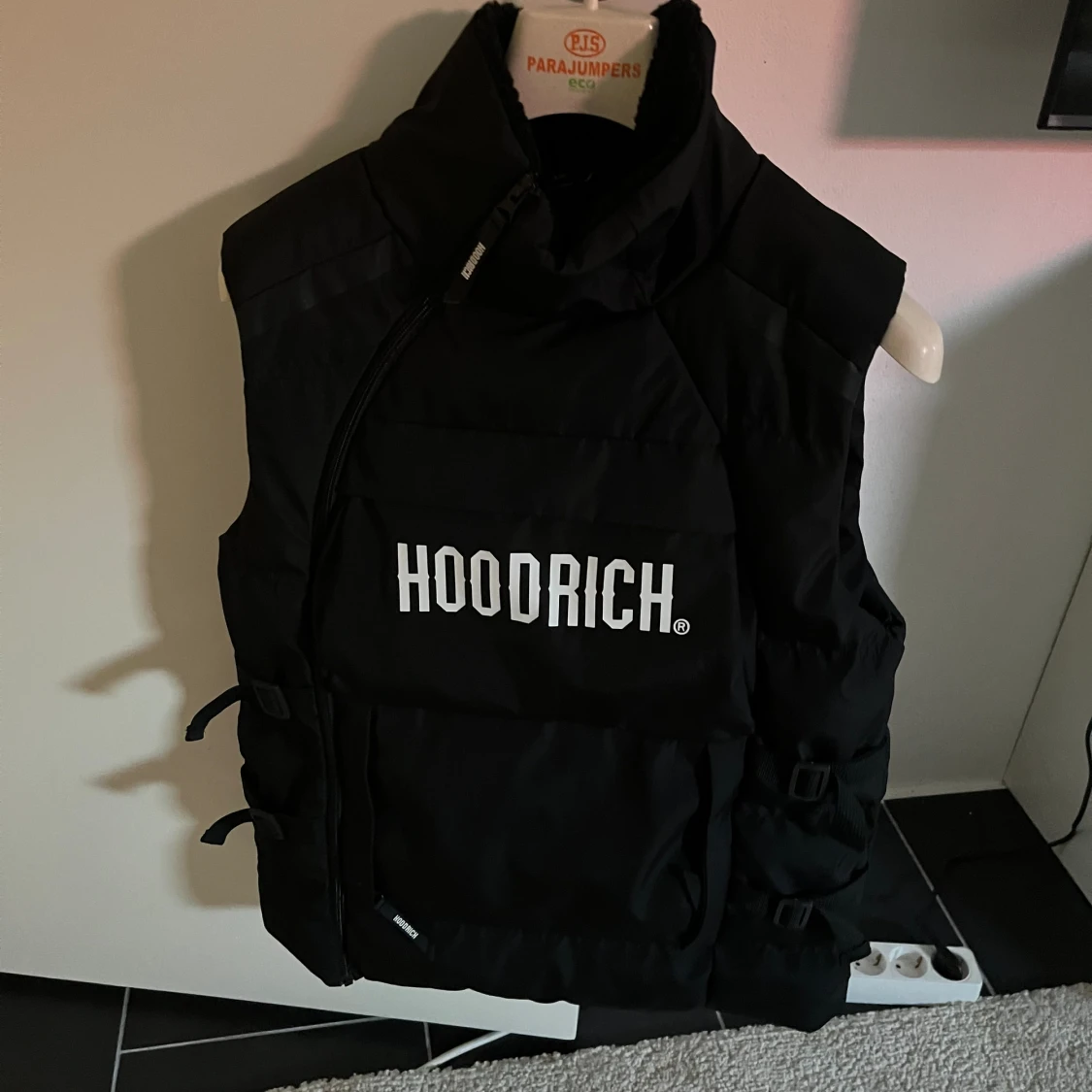 Hoodrich väst 