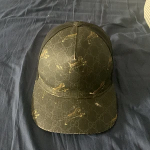 Ovanlig guccie keps  - Skick 7-10 finns några skador på kepsen pris 1700 