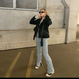 Skinnjacka missguided - Säljer denna skinnjacka i strl 36 från missguided. Mycket bra skick! 