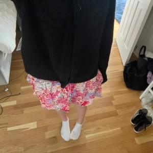 En kort blommig kjol från Kappahl❤️