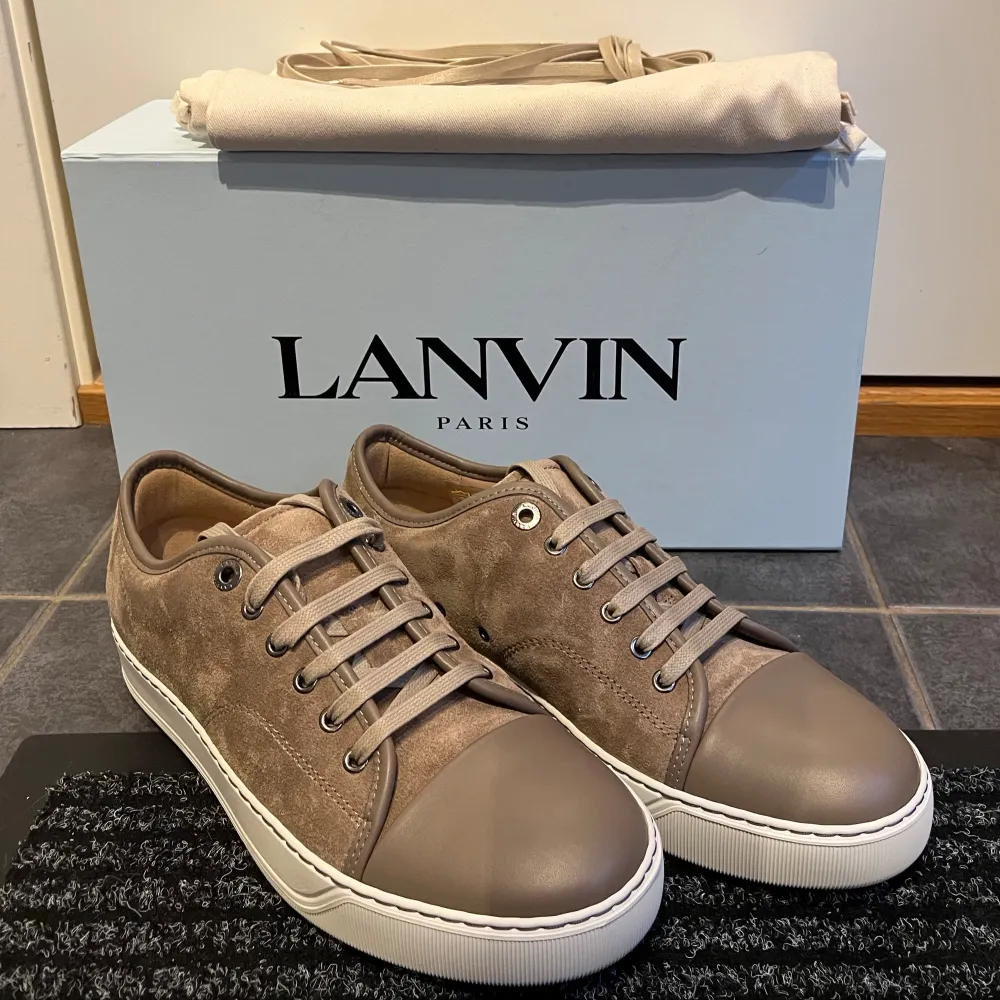 Helt nya Lanvin Cap Toe skor! Låda, dustbag och extra skosnören medföljer.  Oanvända! Cond 10/10 Fler bilder kan skickas. . Skor.