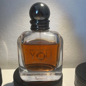 Stronger With You Intensely  - Säljer nu min Stronger With You Intensely då jag tröttnat på den. Ca 40ml kvar av 50. Priset kan sänkas något vid snabb affär. Hör av er vid frågor. Originalförpackning följer ej med.