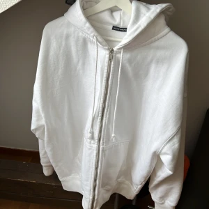 Brandy melville munkjacka - Vit oversized munkjacka från brandy melville💗