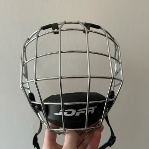 Jofa galler storlek s - De är ett kromat jofa galler i storlek s men funkar till m de är bra skick skriv för fler bilder