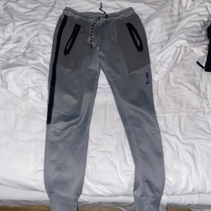 Tracksuit - Säljer min air max tracksuit som tyvärr har blivit för liten och som inte går att få tag på