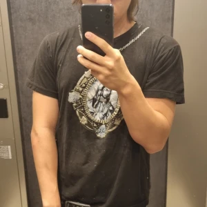 Virgin mary tshirt - Vintage virgin mary tshirt  den har ett litet hål vid vänstra sidan av kragen men det syns knappt