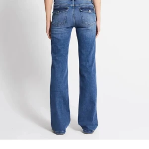 Lågmidjade jeans💙 - Bootcut lågmidjade jeans helt nya med lappar💙