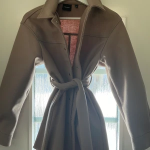 Kappa - Säljer min kappa från Vero Moda då den är för liten 