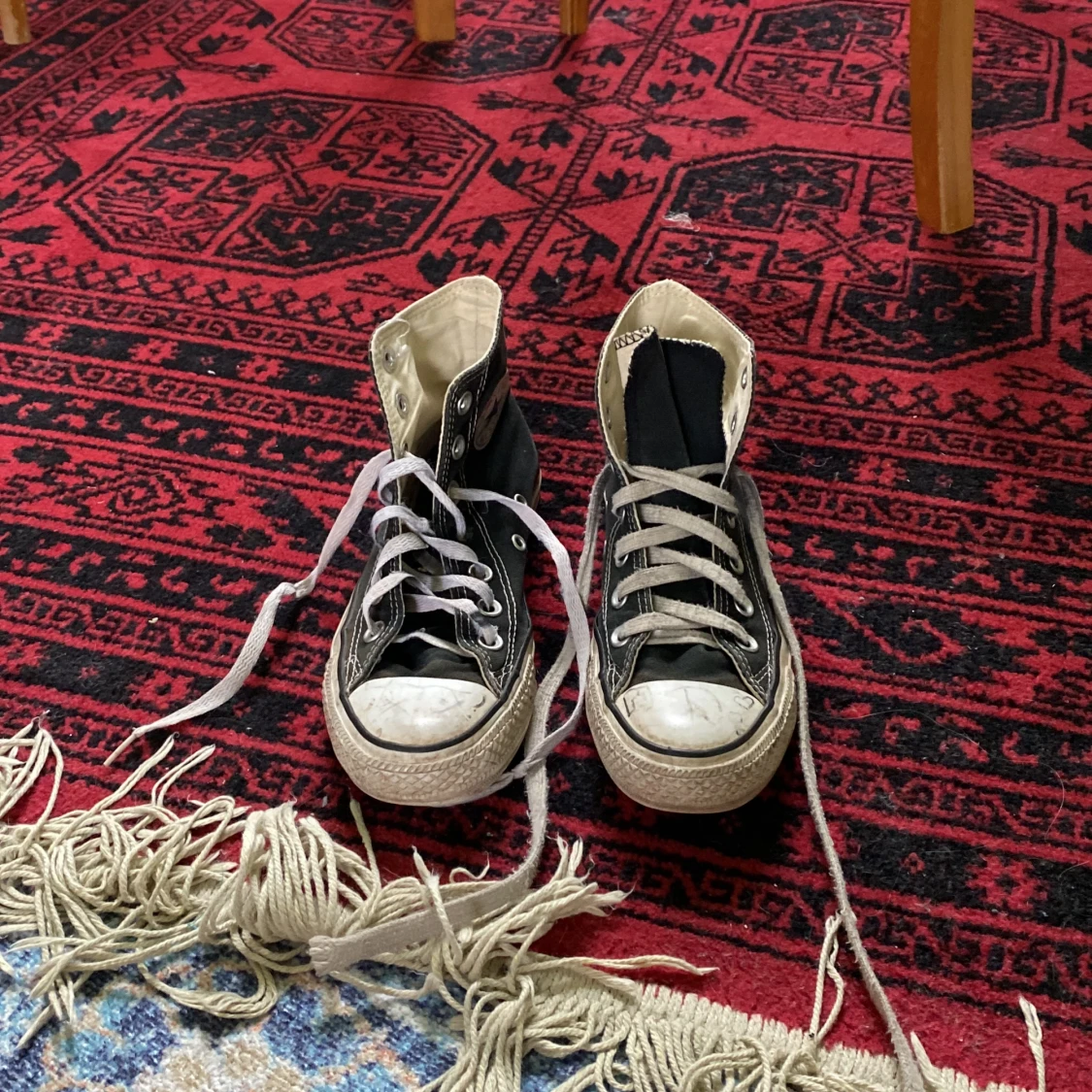 Svarta Converse