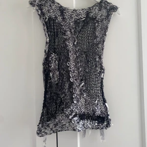 Assymetrisk topp - Stickad topp från Vinted i olika garn, så fin men inte riktigt min stil