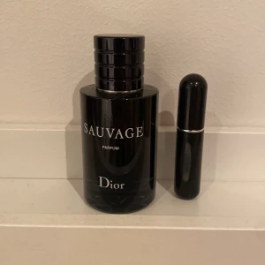 Dior sauvage perfum 8 ml sampel  - Sjyst vår/sommar perfym jag starkt rekommenderar er! 8ml