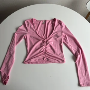 Tröja från Nelly - Knappt använd, från Nelly  Storlek S