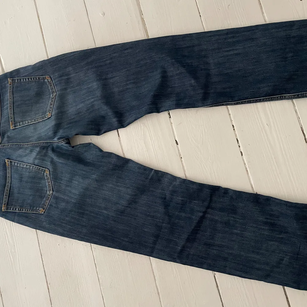 Snygga Gucci jeans i storlek w31. Jag säljer byxorna på grund av att dem inte passar mig. Priset kan diskuteras och är även öppen för byten Skriv om du har några frågor eller funderingar ✅ Har bevis på att byxorna är äkta🤙. Jeans & Byxor.