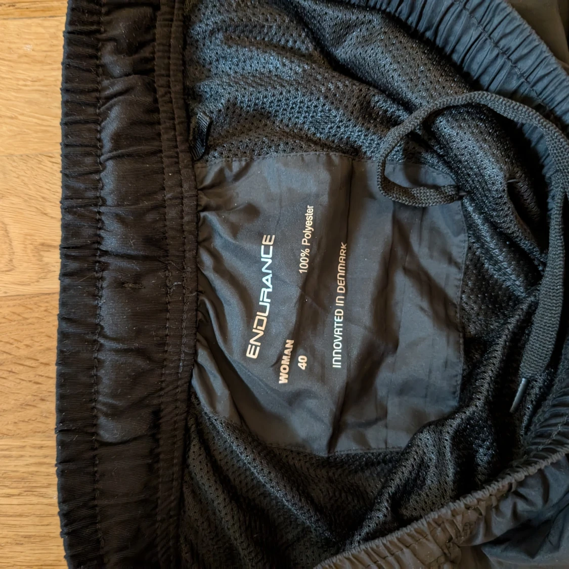 Svarta överdragsbyxor  - 90