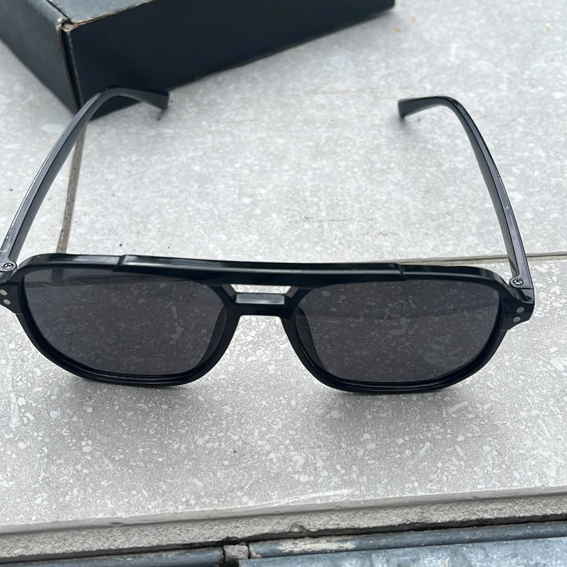 Stiliga glasögon med glasögon duk spottkörtel ch låda - 90