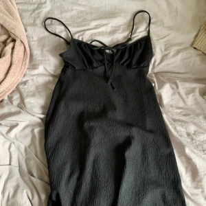 Klänning från Gina Tricot - Svart kjol från Gina Tricot, storlek xs, har inte används mycket 
