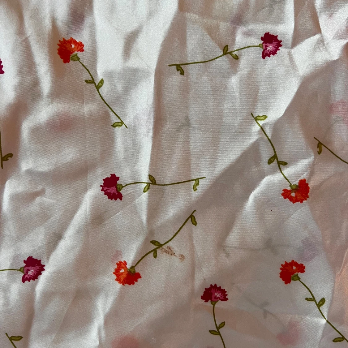 Blommig sidenklänning  - 92