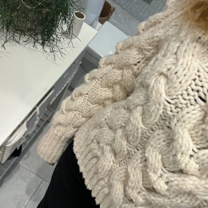 Stickad tröja  - Så fin o gosig stickad tröja ❤️