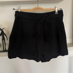 Short - Vågig/udda kant Knappt använda. 