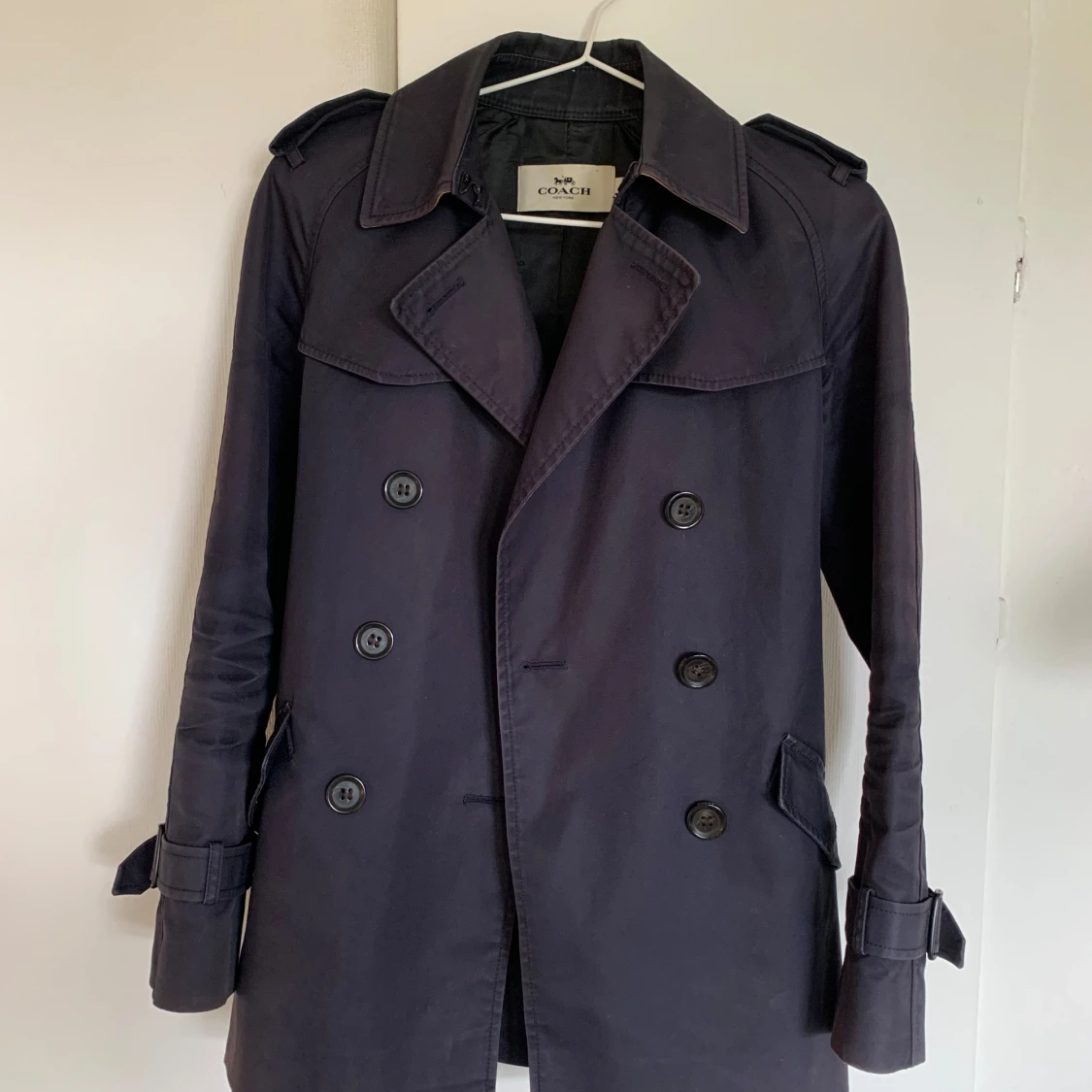 Marinblå trenchcoat  - 90