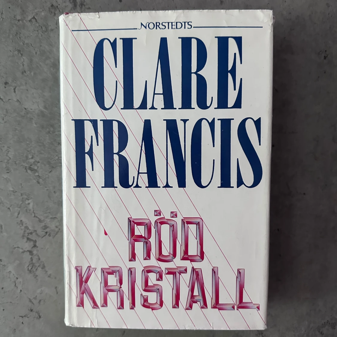 Röd kristall - Clare Francis