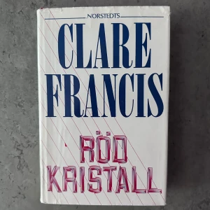 Röd kristall - Clare Francis - En spänningsladdad roman av Clare Francis