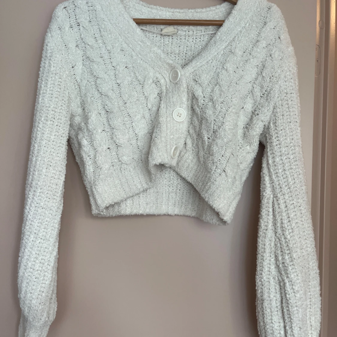 Croppad stickad kofta - 90