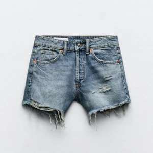 Zara jeansshorts  - Från zara, storlek 34🌸