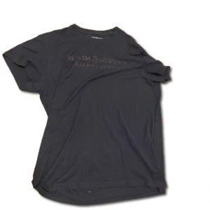 Raffe tröja - Tja, säljer nu denna tröjan från denim and supply Ralph lauren i storlek M. Grymt skick utan några defeketer. Skriv vid minsta lilla fundering! Priset är ej hugget i stenen