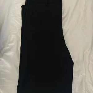 Kostymbyxor från vero moda - Kostym byxor från vero Moda för smått för mig