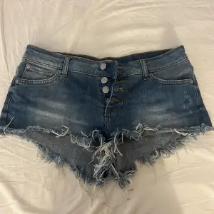 superfina jeansshorts från Gina tricot❤️❤️❤️storlek 38