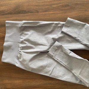 Träningstights - Minns inte vart jag köpt dem. Men aldrig använda! 