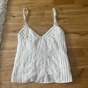 Zara linne - Jätte fint linne från zara, tyvärr för stort för mig och har aldirg använt🩷