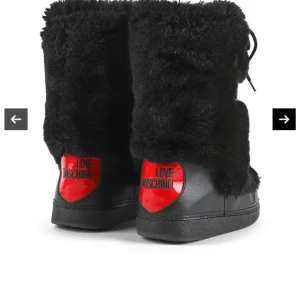 Moschino love fur snow boots  - Storlek 39-40 (haft på mig de en gång) 