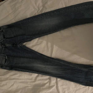 Replay jeans  - Replay jeans i modellen ROB. Knappt använda!